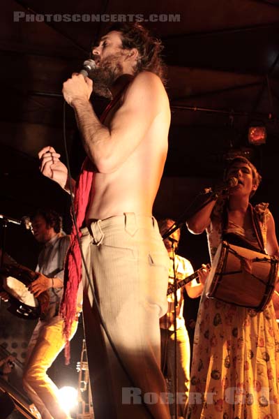 EDWARD SHARPE AND THE MAGNETIC ZEROS - 2009-08-27 - PARIS - Nouveau Casino - 